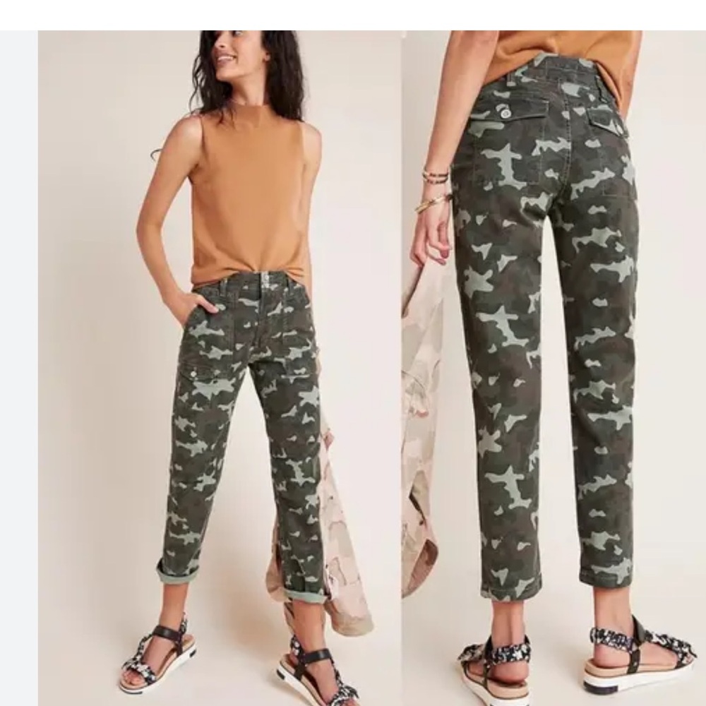 Pilcro Anthropologie Cropped Camo Cargo Pants